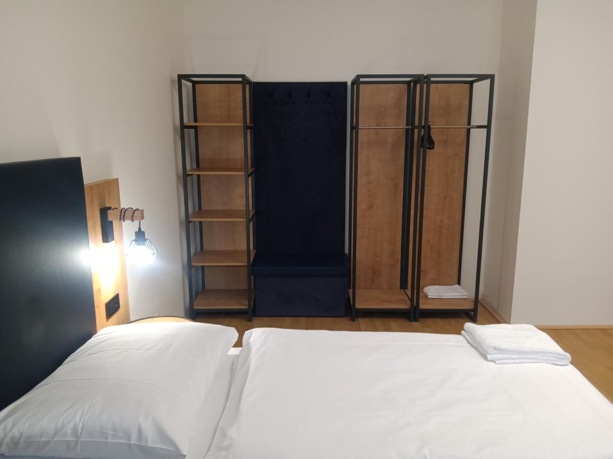 Powder Tower Suites Прага Экстерьер фото